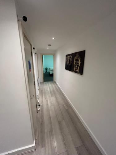 1 Bedroom Apartment Birmingham City Centre, Birmingham (photo 10)