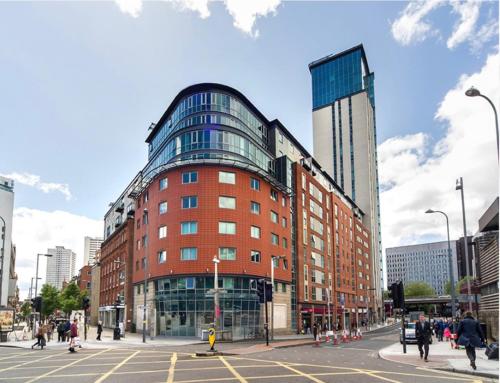 1 Bedroom Apartment Birmingham City Centre, Birmingham (photo 2)