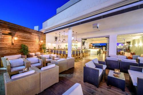 Despina Apartments by Checkin