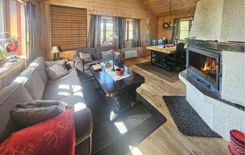 4 Bedroom Stunning Home In Tuddal in Tuddal