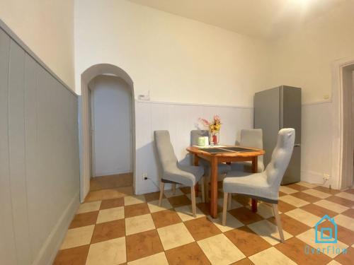 Twig Room - 20 Minutes to Gdańsk Old Town & Seaside (Twig Room - 20 Minutes to Gdansk Old Town & Seaside) in Oliwa