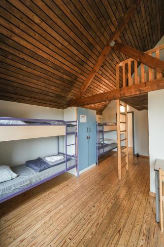 1 bunk bed