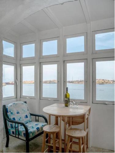SeaFront Apartment In Valletta, Valletta (zdjęcie 2)