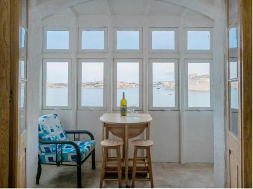 SeaFront Apartment In Valletta, Valletta (zdjęcie 3)
