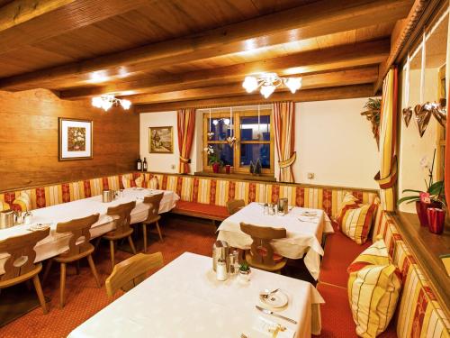 Étterem, Pension Walserheim in Lech Városközpont