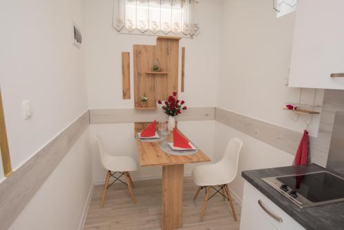 virtuve, EHM - Modernes Apartment nahe Therme & Natur in Mesteri