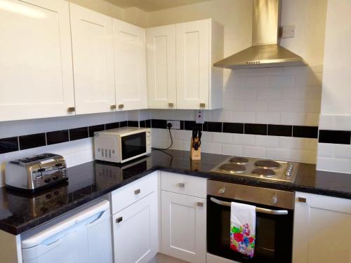 Manor Suite Apt 2 Bed Apt Central Headington close to Oxford Hospitals - image 10