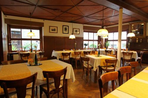 餐廳, Landgasthof Zur Sonne in 恩基爾希