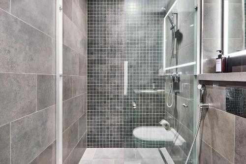 STAY BY LATINEM Luxury 1BR Holiday Home CB 1615 Near Downtown, Dubaï (photo 8)