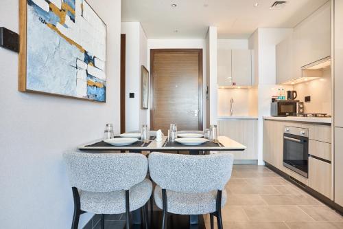 STAY BY LATINEM Luxury 1BR Holiday Home CB 1615 Near Downtown, Dubaï (photo 6)
