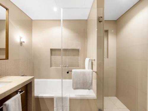 Kensington 2BR Lux flat Burj View and Dubai Mall link, Dubái (foto 9)