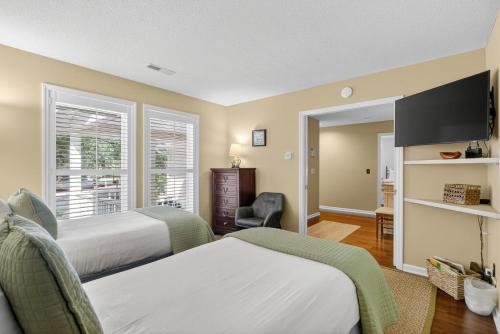 Lake Village 2 by Wild Dunes, with Amenities in Isle of Palms, USA