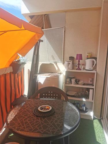 Facilities, CHAMBRE CHEZ L'HABITANT - ROOM IN THE OWNER'S APARTMENT in Saint-Sylvestre