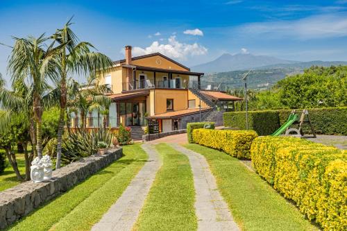 Hotelli välisilme, Feudogrande Bio Relais Hotel in Fiumefreddo di Sicilia