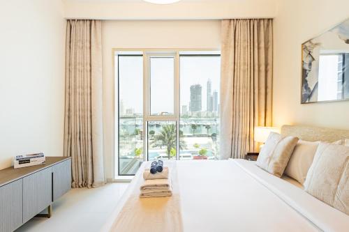 Elegant 2BR Grand Bleu Coastal Elegance - image 9
