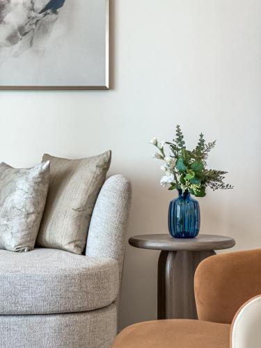 Elegant 2BR Grand Bleu Coastal Elegance - main image