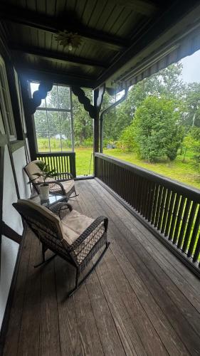 陽台/露台, Cottage - Kleine alte Villa am See in 貝斯滕塞