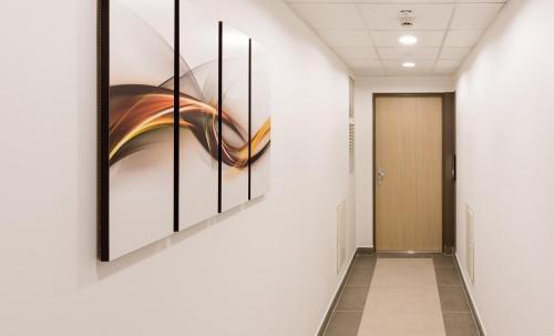 Corvin holiday Apartments hotel - image 12