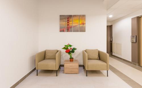 Corvin holiday Apartments hotel - image 6