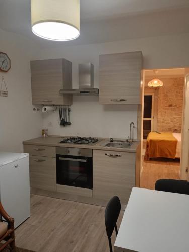 Kitchen, Casina Manfre in San Pietro Avellana