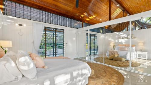 The Arlington Beachfront House in Playa Kewarra