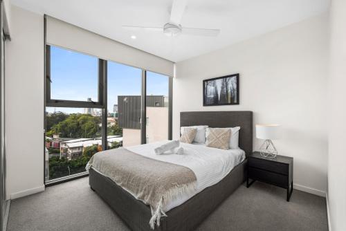 Experiencing Uni Life 2BR Kelvin Grove Parking 703