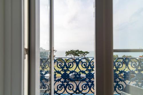 ทัศนียภาพ, OYO The Southcliff Hotel in ฟอล์คเคสตัน