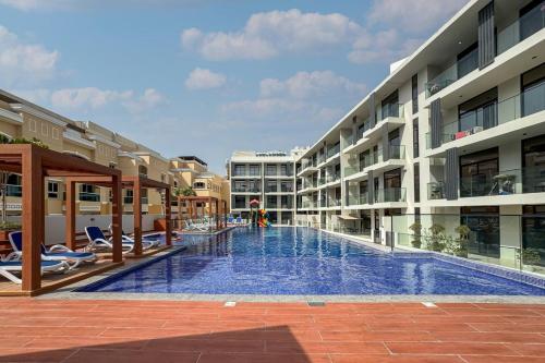 Stylish Studio in JVC Bright, Cozy and Convenient, Dubaj