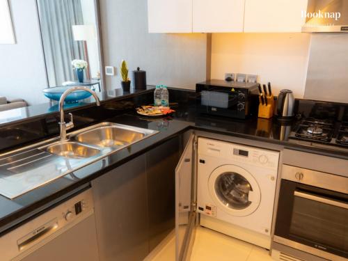 Luxury 1BHK Apartment at DAMAC Prive A Business Bay - main image