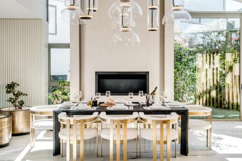Grand Camps Bay 5bed w Views Pool Gym Villa Serena - image 3