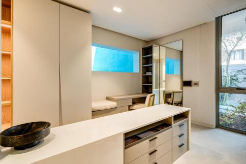 Grand Camps Bay 5bed w Views Pool Gym Villa Serena - image 4