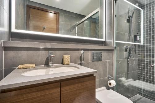 STAY BY LATINEM Luxury 1BR Holiday Home CB 2001 Near Burj Khalifa, Dubaj (fotografie 4)