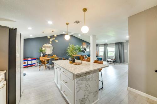 Spacious Family Home, 5 Mi to Galleria Dallas! in Карролтон