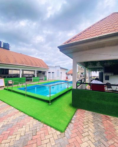 Swimmingpool, Royal Winners Hotel, Port Harcourt, Nigeria in Port Harcourt