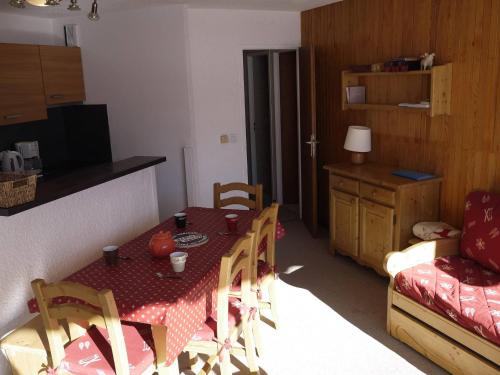 Appartement Méribel Mottaret - 2 chambres, 4ème étage, balcon sud, non-fumeur (Appartement Meribel Mottaret - 2 chambres, 4eme etage, balcon sud, non-fumeur) in Méribel