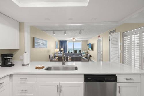 Sandcastle Penthouse #3 in อินเดียนชอร์ส (FL)