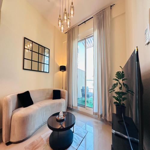 Modern 1BR w Pool and Parking At Roxana Residence, Dubai (foto 9)