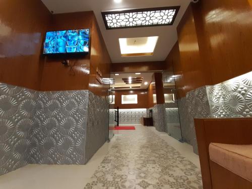 Exterior view of Hotel Golden Inn