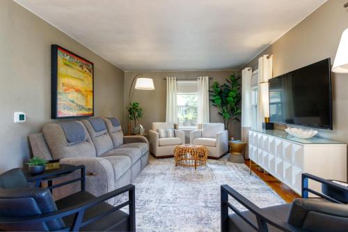 Crane Haven - Boutique-Inspired with Modern Flare