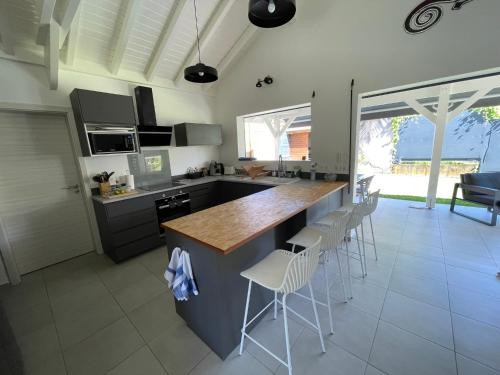 บริการและสิ่งอำนวยความสะดวก, Villas Kanisi 2 et 3 chambres, piscines privatives in แบ มาโอล