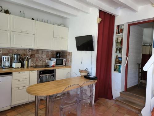 Iekārtas, Charming cottage in the Loire Valley castles in Candes-Saint-Martin