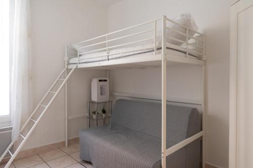 Charming bright studio near Paris in Pantin