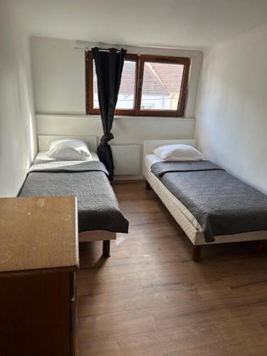 Entire apartment 2 bedroom 5 beds in Forbach