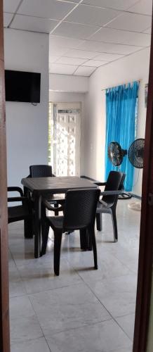 Apartamento independiente amoblado mompox dos aires acondicionado in มองโปส