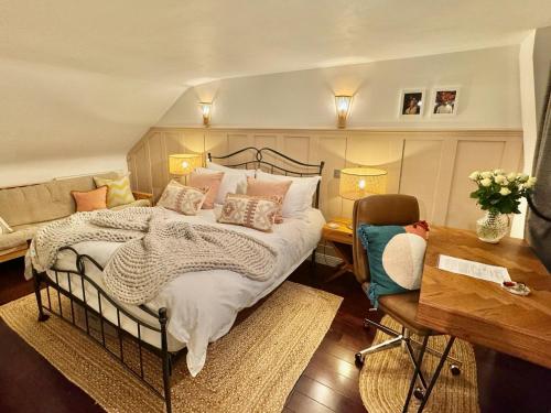 Spacious 2bed 2bath Earlsfield - Wimbledon Friendly, Londyn