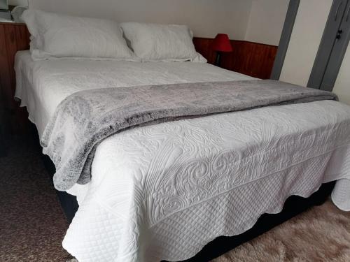 Cosy retreat for 2 at MeadWay, Germiston
