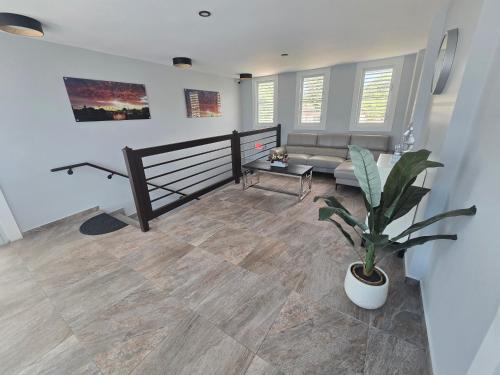 2 PALMAS STR in 아과딜라