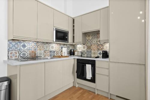 Abbey Road Gem | Regent's Park Apartment By VICHY - image 13