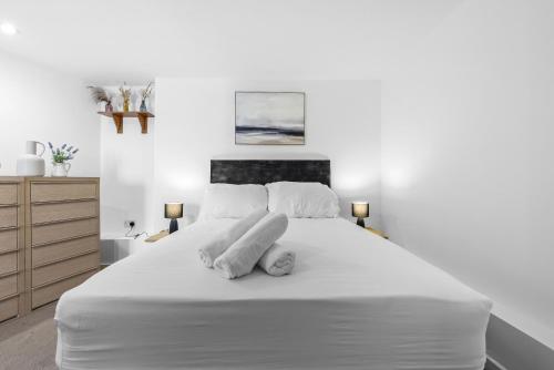 Abbey Road Gem | Regent's Park Apartment By VICHY - image 9