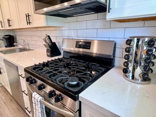 Top Floor-Work Here-Walk Downtown-King Bed in Walnut Creek
